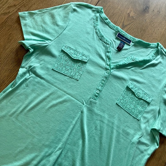 Mint Green T-shirt w/ Double Pockets - Picture 4 of 4